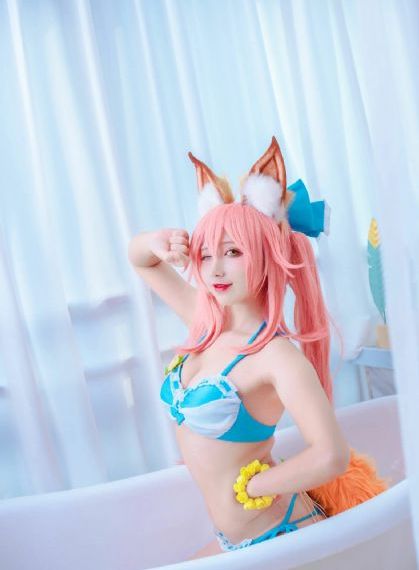 美女脱内衣禁止18以下看免费下载_午夜在线观看完整版