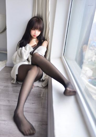 紧身裙连裤袜中文在线_HD免费在线观看